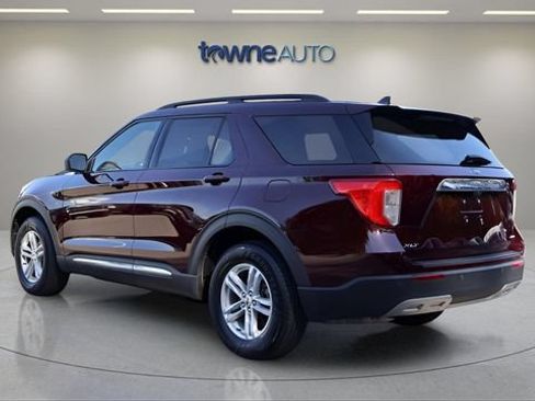 Used 2022 Ford Explorer XLT w/ Equipment Group 202A AWD/4WD image 3