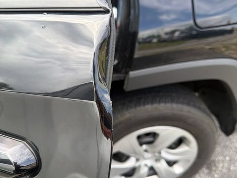 Used 2021 Toyota RAV4 LE FWD image 3