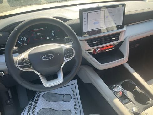 New 2026 Ford Explorer Active RWD image 25