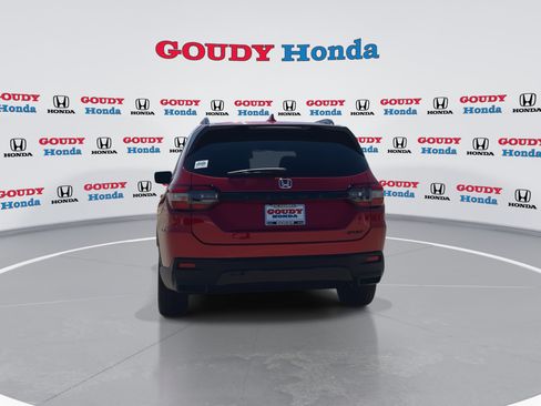 New 2026 Honda Pilot Sport image 7