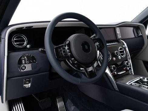 Used 2026 Rolls-Royce Cullinan AWD/4WD image 15