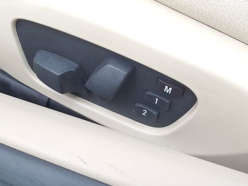 Used 2007 BMW 335i Convertible image 18