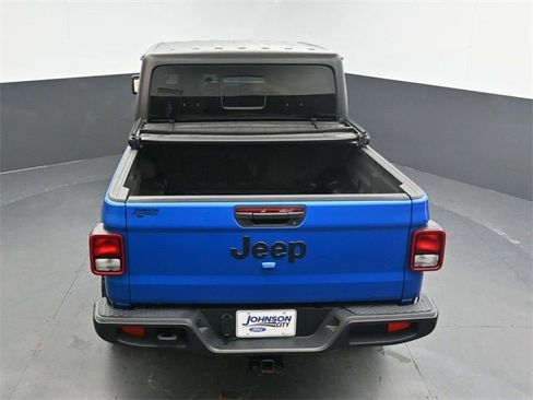 Used 2023 Jeep Gladiator Sport image 27