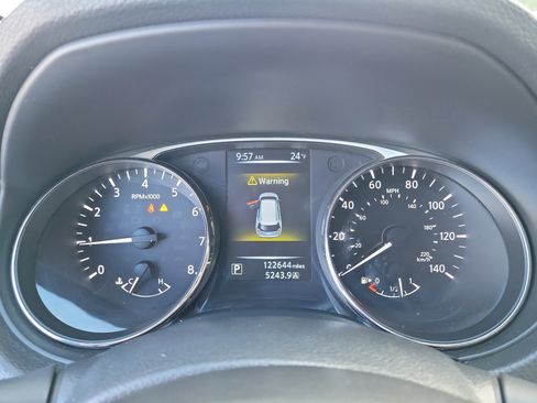 Used 2015 Nissan Rogue S image 24