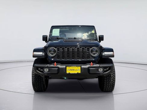 Used 2025 Jeep Gladiator Mojave AWD/4WD image 8