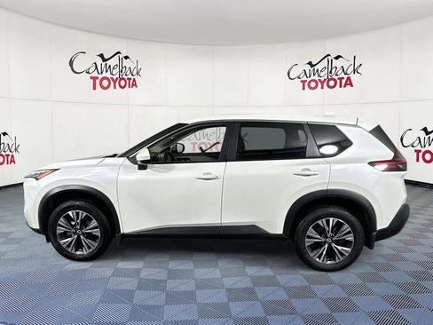 Used 2023 Nissan Rogue SV image 4