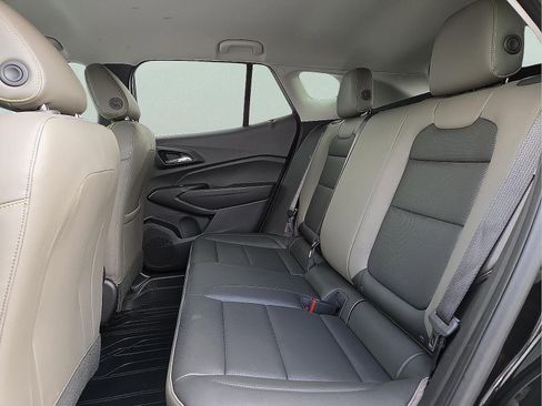 Used 2025 Chevrolet Trax ACTIV image 10