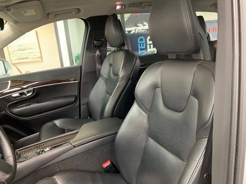 Used 2016 Volvo XC90 T6 Momentum w/ Momentum Plus Package AWD/4WD image 11