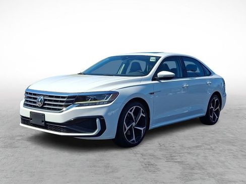 Used 2020 Volkswagen Passat 2.0T R-Line FWD image 3