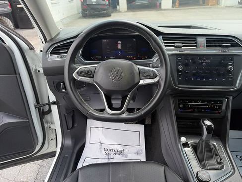 Used 2023 Volkswagen Tiguan SE AWD/4WD image 13