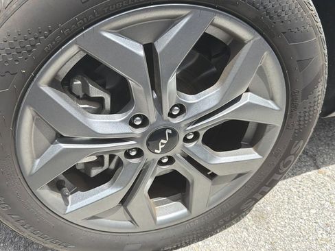 Certified 2025 Kia Seltos LX AWD/4WD image 5