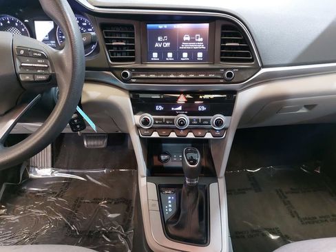 Used 2020 Hyundai Elantra SEL FWD image 21