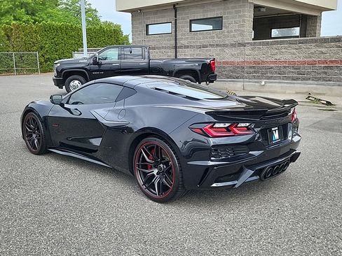Used 2023 Chevrolet Corvette Z06 RWD image 5