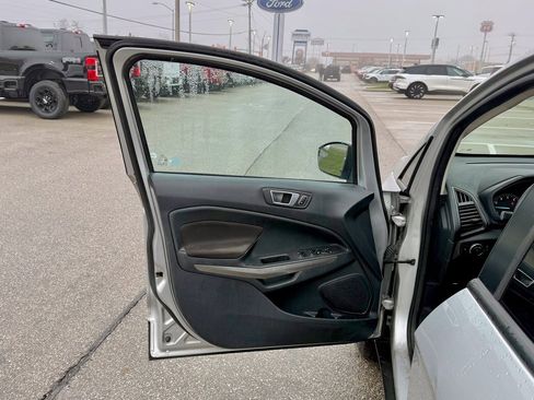 Used 2018 Ford EcoSport SE image 12