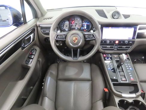 Certified 2024 Porsche Macan AWD/4WD image 15