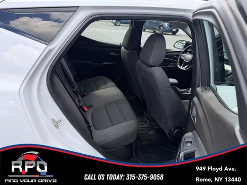 Used 2023 Chevrolet Bolt EUV LT w/ Comfort Package FWD image 23