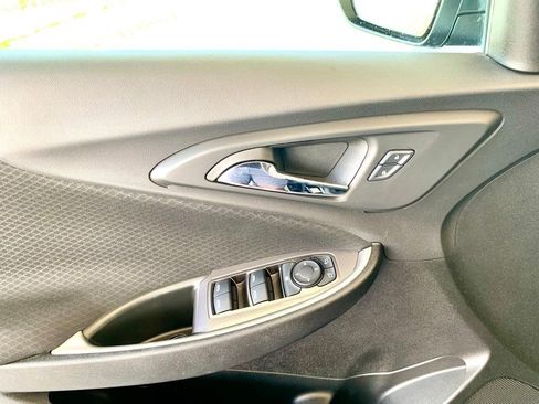Used 2025 Chevrolet Malibu LT FWD image 12