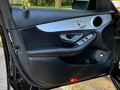 Used 2018 Mercedes-Benz C 300 Sedan image 24
