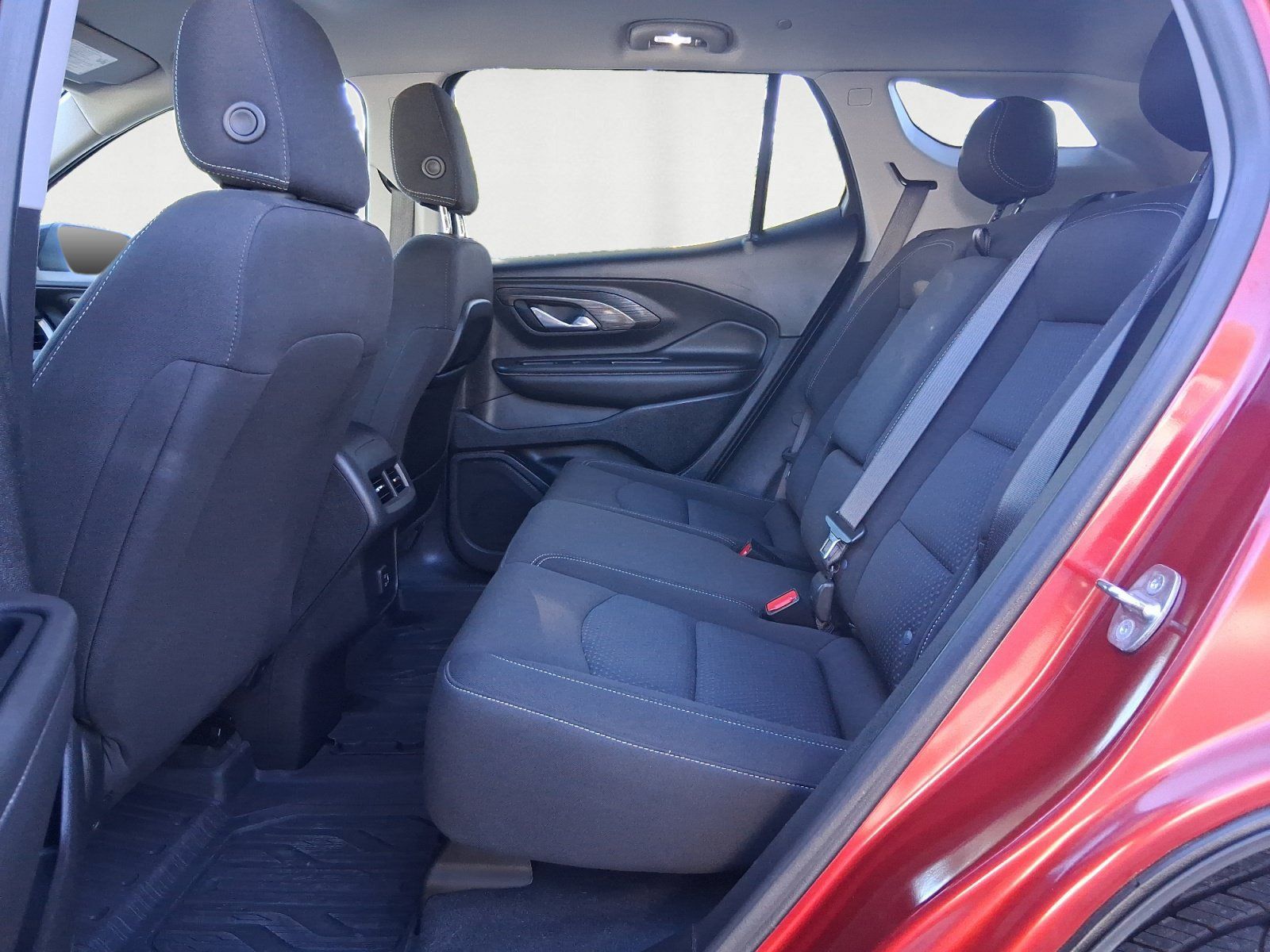 Used 2023 GMC Terrain SLE w/ Driver Convenience Package AWD/4WD image 13