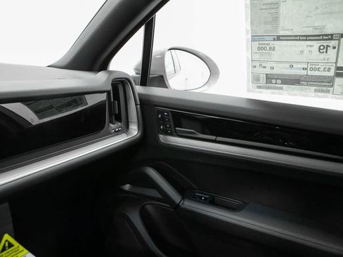 New 2026 Porsche Cayenne AWD/4WD image 31