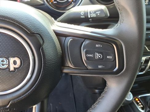 Used 2023 Jeep Gladiator Sport AWD/4WD image 25