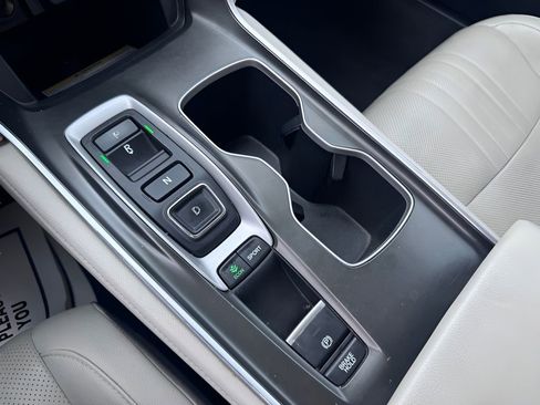 Used 2018 Honda Accord Touring image 25