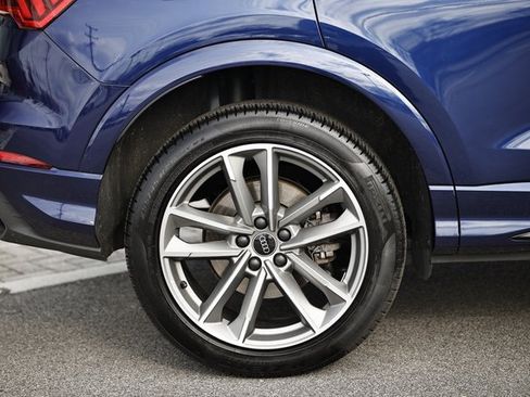 Certified 2025 Audi Q3 2.0T Premium w/ Convenience Package image 6