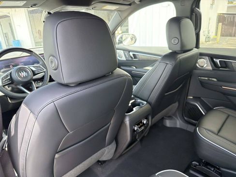 New 2026 Buick Enclave Avenir w/ Super Cruise Package FWD image 13