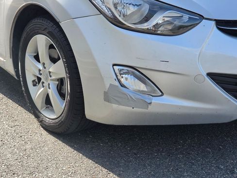 Used 2013 Hyundai Elantra GLS w/ Preferred Pkg FWD image 19