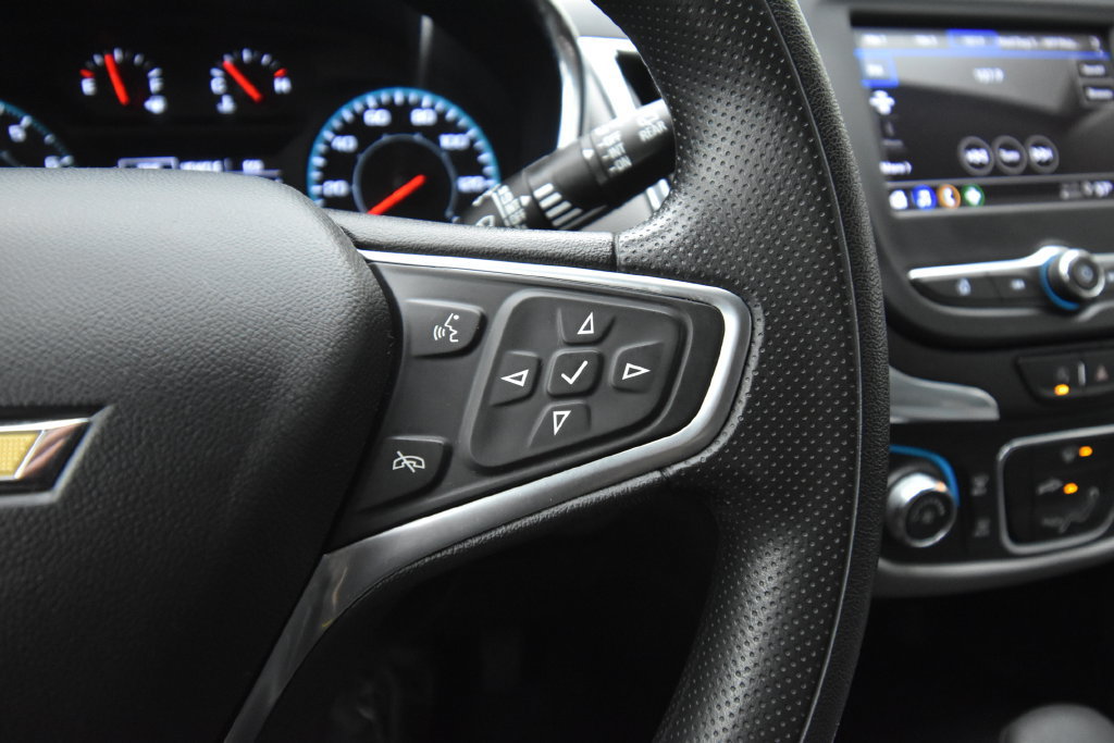 Used 2023 Chevrolet Equinox LS w/ Driver Confidence II Package AWD/4WD image 28
