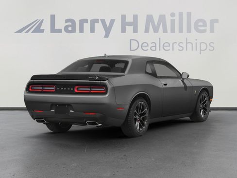 Used 2021 Dodge Challenger R/T Scat Pack w/ Driver Convenience Group image 2
