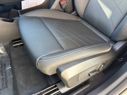 Used 2025 BMW X1 xDrive28i w/ Premium Package image 16