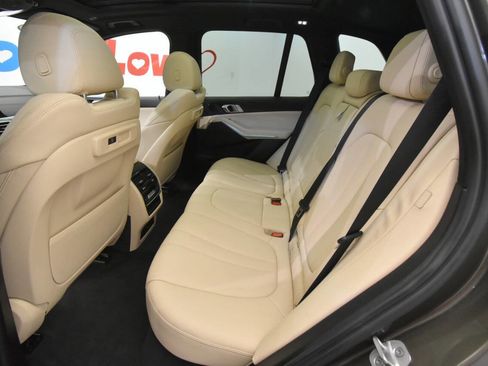 Used 2022 BMW X5 xDrive40i w/ Premium Package AWD/4WD image 14