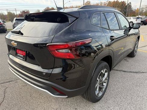 New 2026 Chevrolet Trax LT w/ Driver Confidence Package image 7