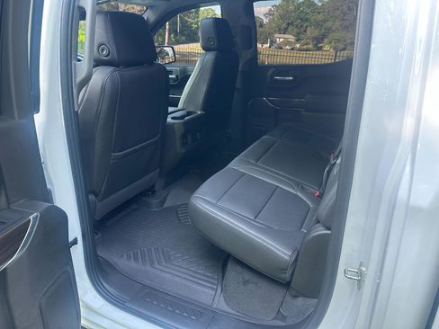 Used 2021 Chevrolet Silverado 1500 LT Trail Boss w/ Convenience Package II image 17