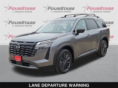 New 2026 Nissan Pathfinder SL image 9