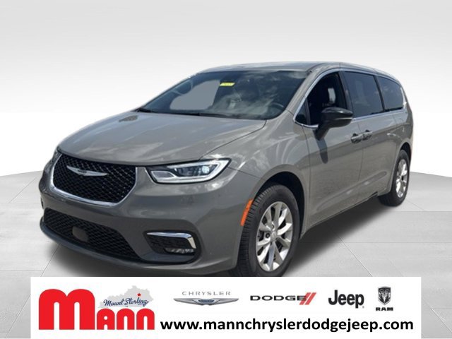 Used 2025 Chrysler Pacifica Select AWD/4WD 360° Tour