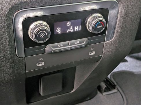 Used 2023 GMC Yukon SLT image 28