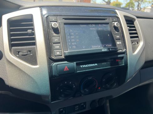 Used 2015 Toyota Tacoma PreRunner w/ Limited Package RWD image 16