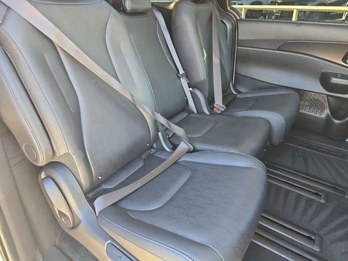 Certified 2025 Kia Carnival SX w/ SX Dark Edition Package image 19