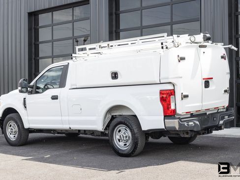 Used 2017 Ford F250 XL w/ Power Equipment Group RWD image 6