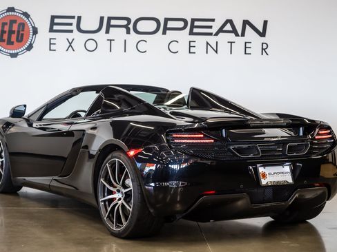 Used 2013 McLaren MP4-12C Spider RWD image 11