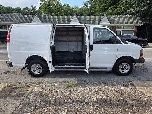 Used 2014 GMC Savana 2500 RWD image 14