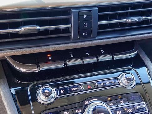 Used 2020 Lincoln Corsair Reserve image 17