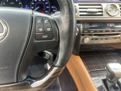 Used 2013 Lexus LS 460 w/ Ultra Luxury Pkg image 15