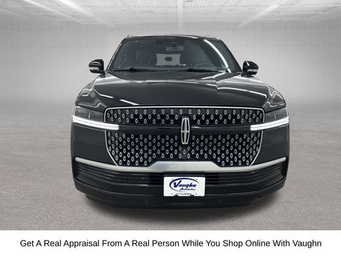 Used 2025 Lincoln Navigator Reserve AWD/4WD image 5