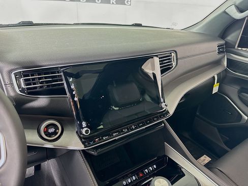 New 2026 Jeep Grand Wagoneer 4WD w/ Premium Group I image 24