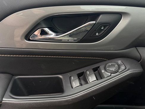 Used 2021 Chevrolet Traverse LT w/ LPO, Blackout Package image 26