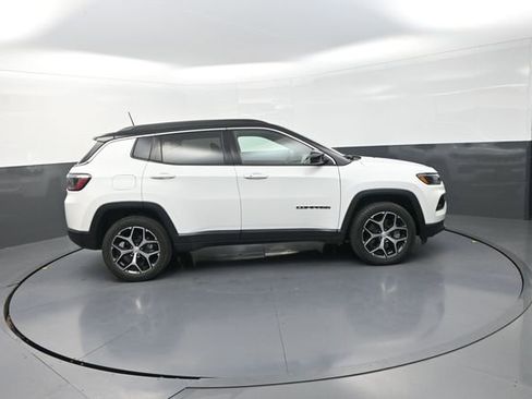 Used 2024 Jeep Compass Limited AWD/4WD image 19