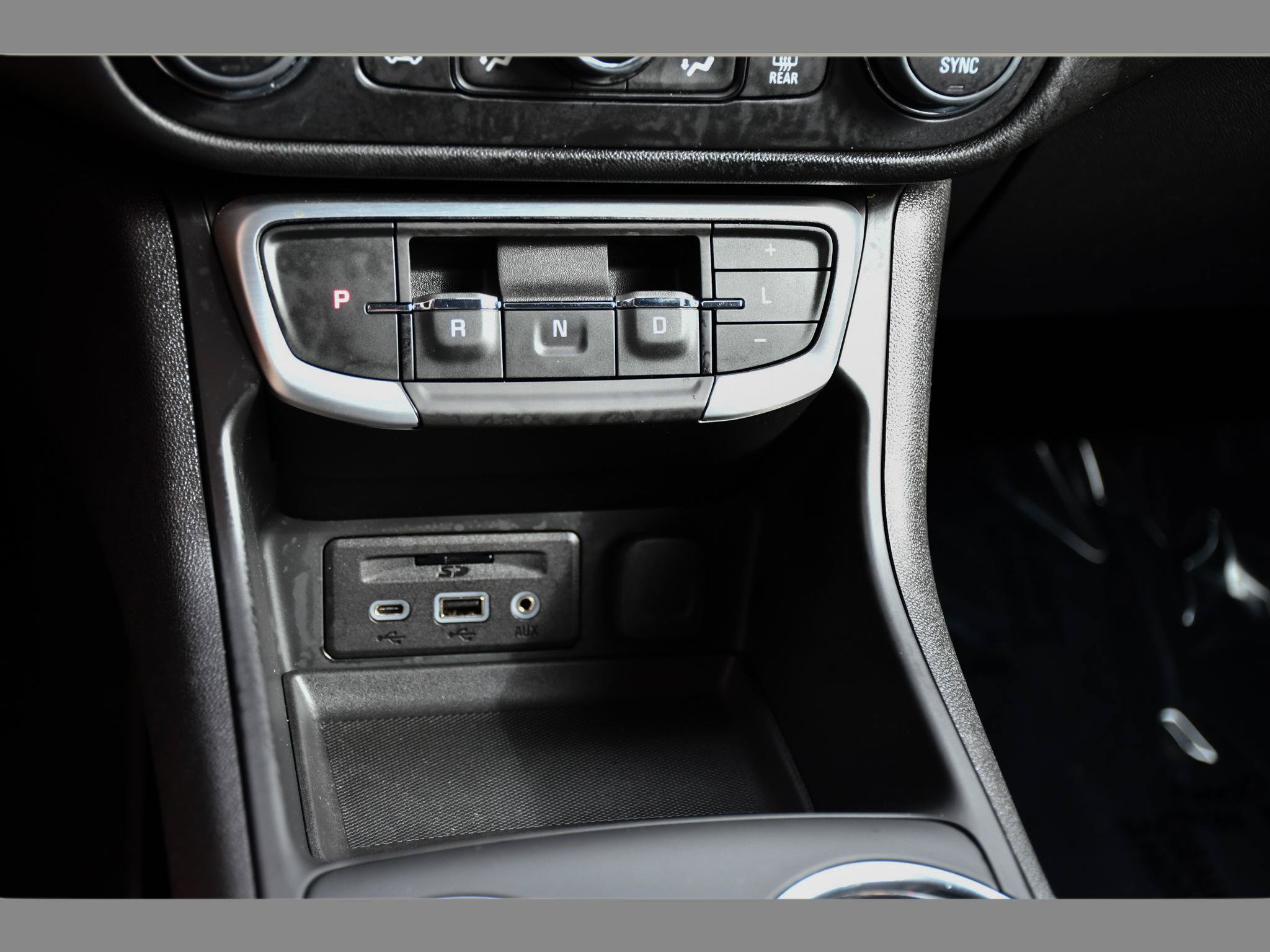 Used 2023 GMC Terrain SLT w/ Infotainment Package II AWD/4WD image 39